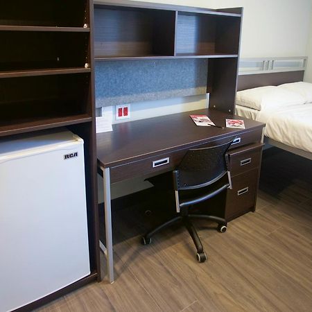David C. Smith House - Queen'S University Aparthotel คิงสตัน ภายนอก รูปภาพ