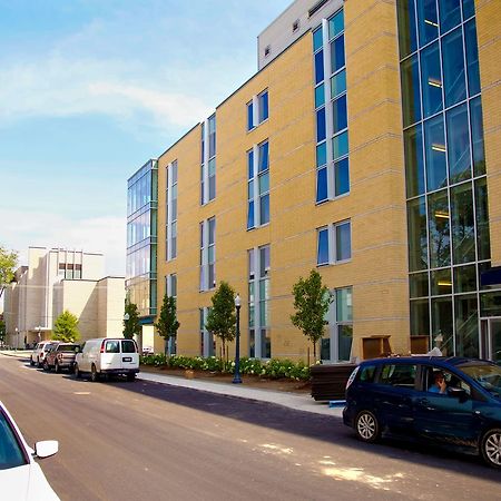 David C. Smith House - Queen'S University Aparthotel คิงสตัน ภายนอก รูปภาพ