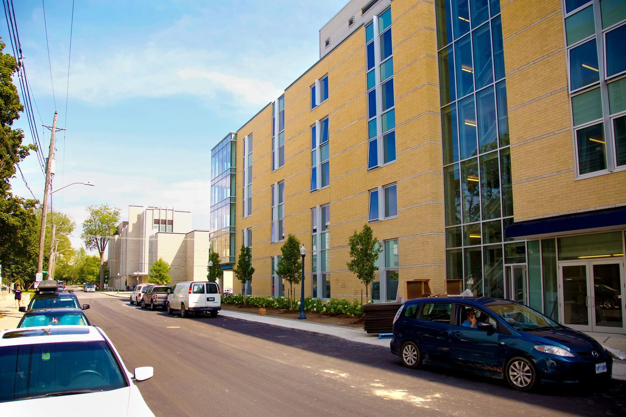 David C. Smith House - Queen'S University Aparthotel คิงสตัน ภายนอก รูปภาพ