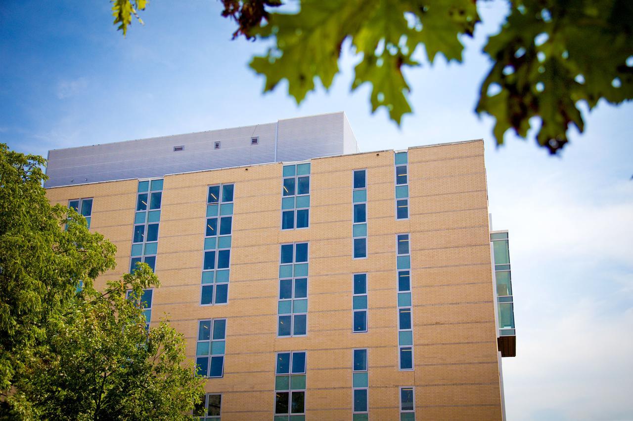 David C. Smith House - Queen'S University Aparthotel คิงสตัน ภายนอก รูปภาพ